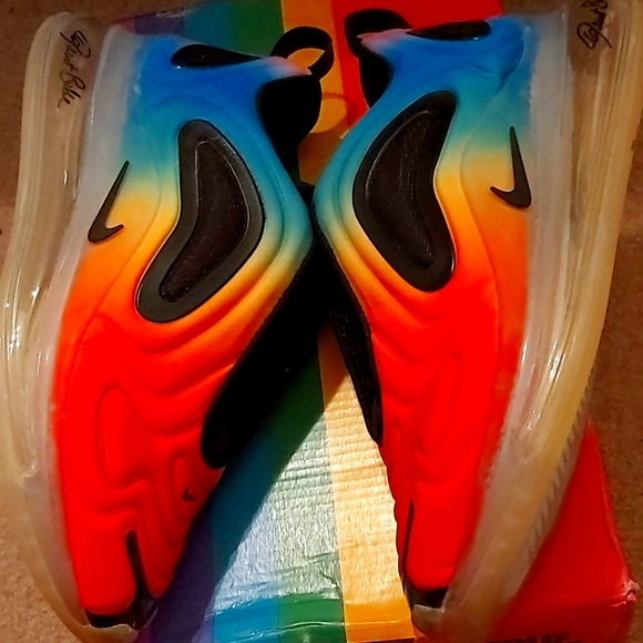 Like New Air Max 720 BE TRUE Gilbert Baker - Picture 2 of 5
